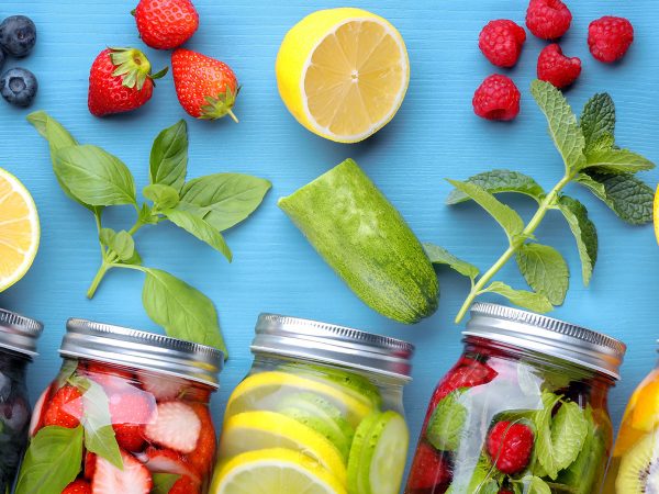 Healthy Food per l’estate: barrette energetiche e acque aromatizzate