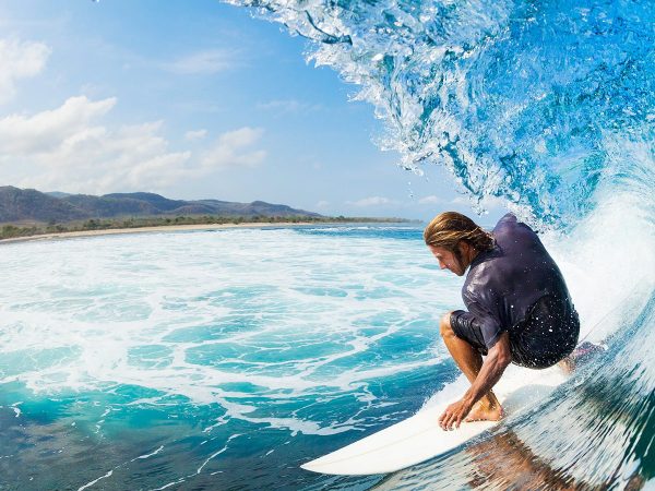 Fare surf in autunno: 5 posti dove trovare lo spot perfetto
