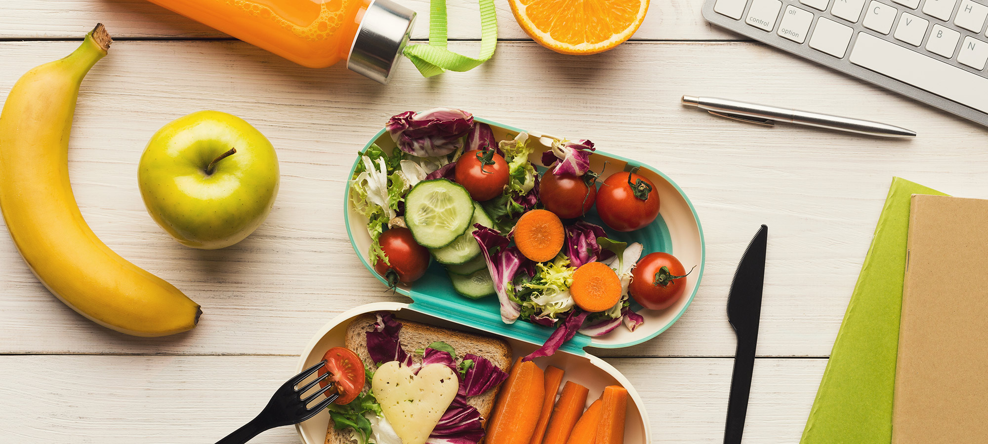 schiscetta con insalata e formaggio