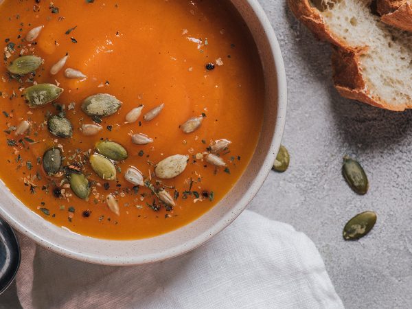 Ricetta: vellutata di zucca, una zuppa autunnale ricca e cremosa