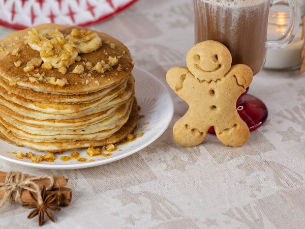 Colazione natalizia: la ricetta dei pancake di Babbo Natale