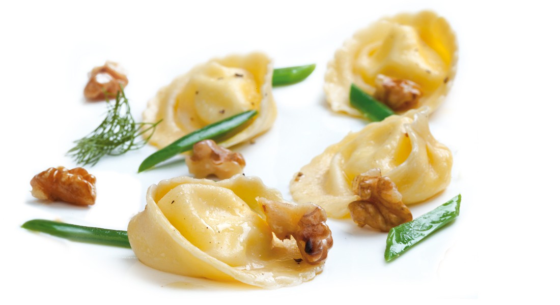 Agnolotti mascarpone e gorgonzola conditi con fagiolini e noci