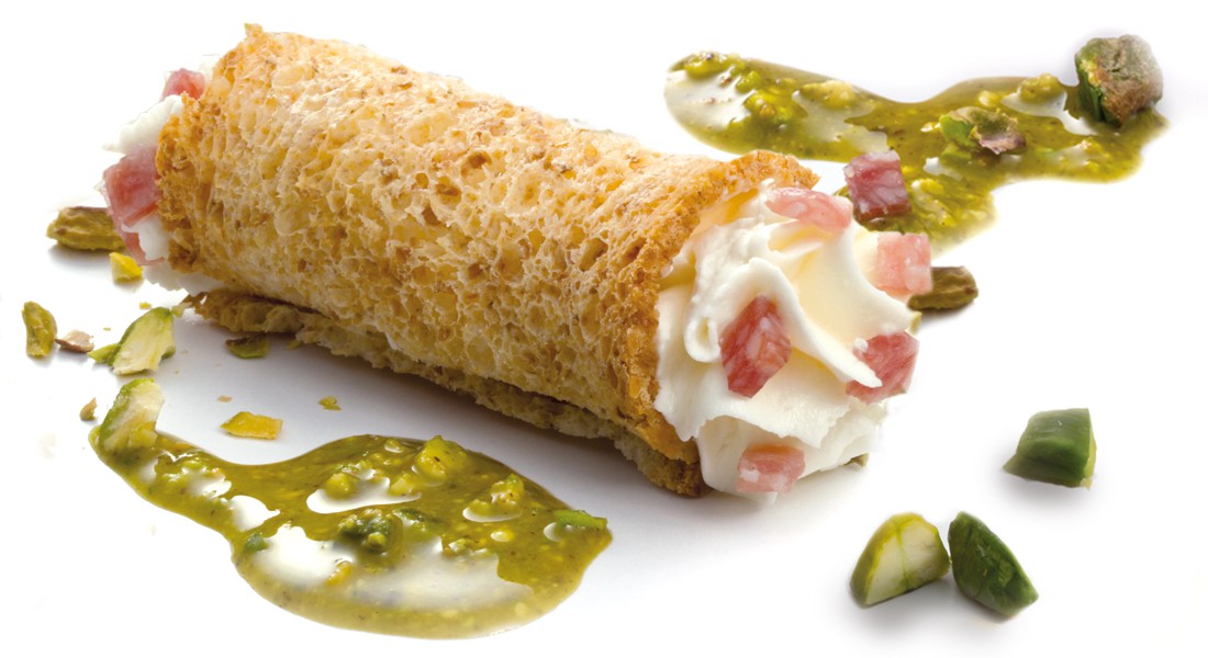 Cannoli salati ripieni di ricotta, con pistacchi Ventura