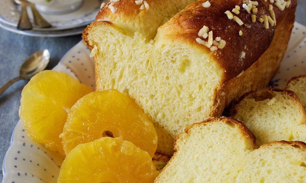 Pan brioche allo yogurt con ananas