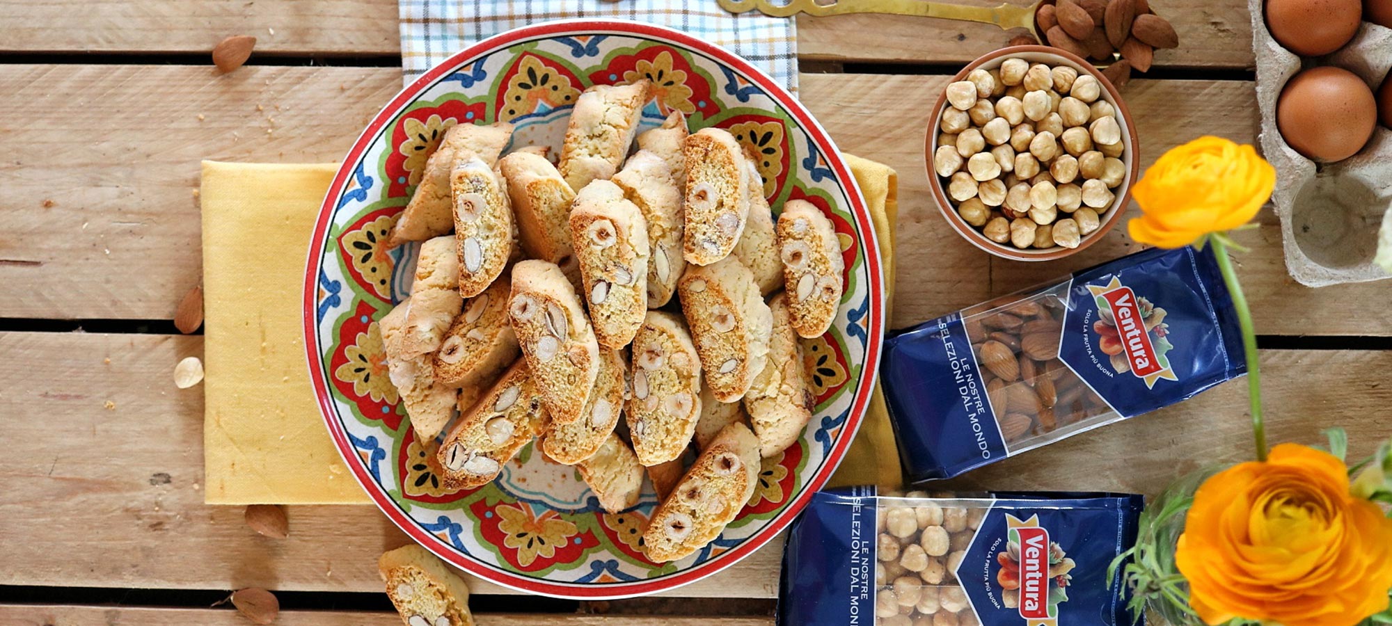 tozzetti alle mandorle e nocciole ventura piatto colorato cantuccini umbria