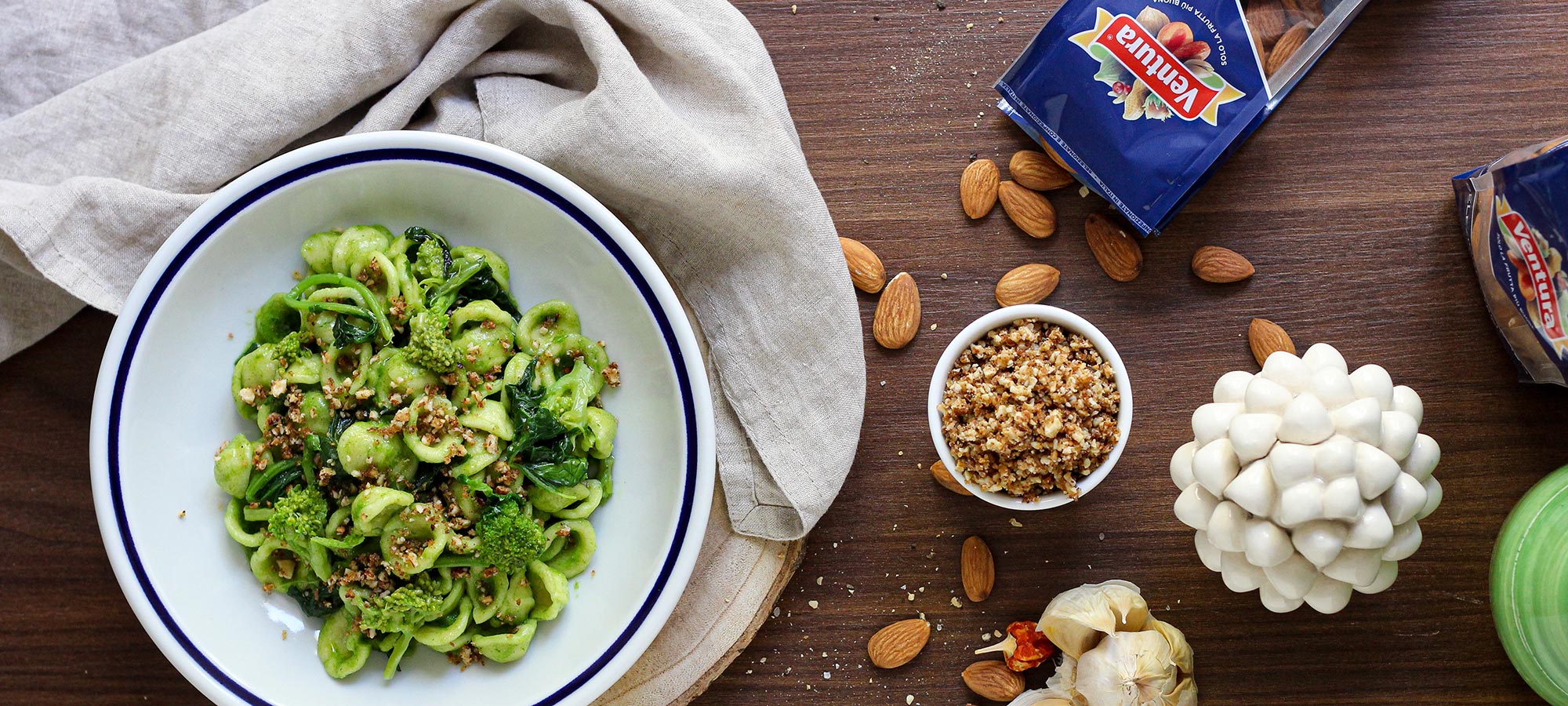 Orecchiette con cime di rapa e Mandorle Ventura