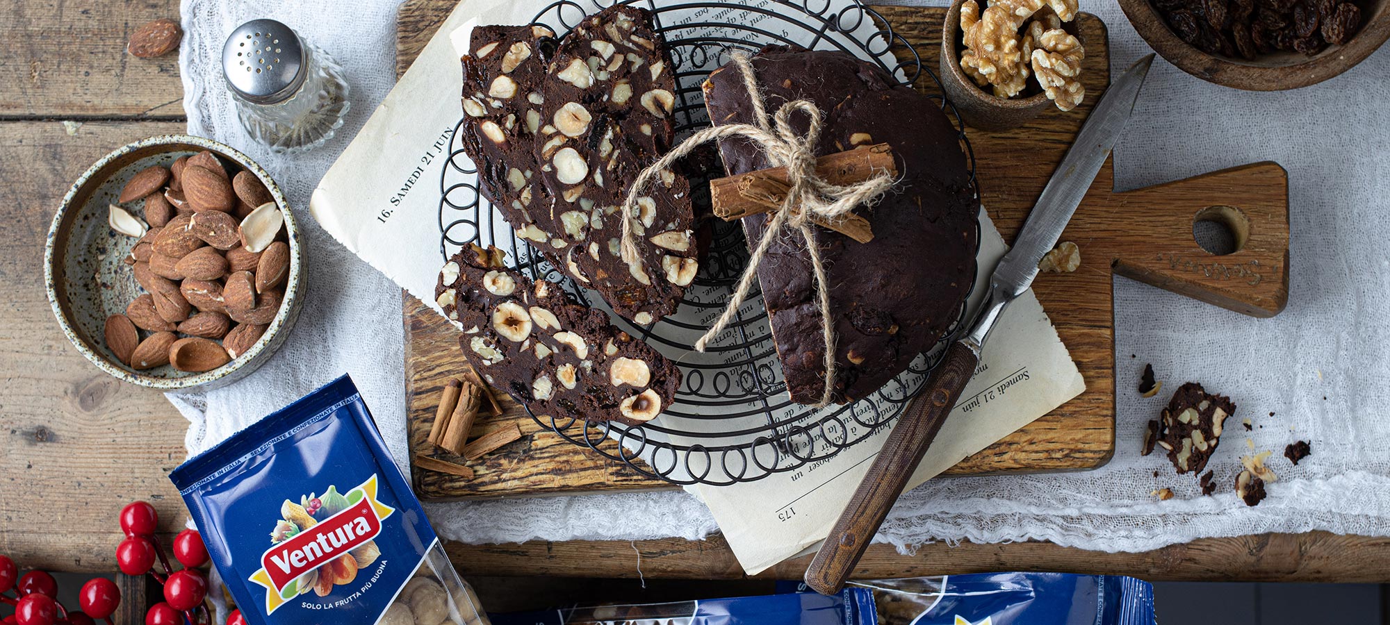 Panpepato con Noci, Nocciole, Mandorle e Uvetta Ventura