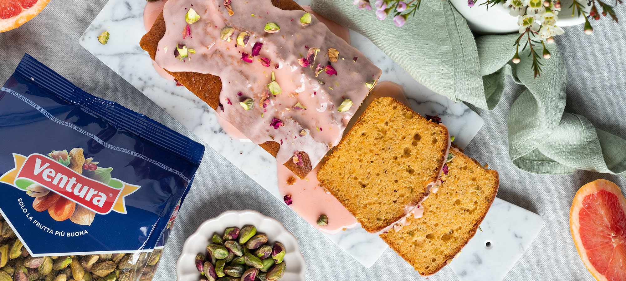 plumcake al pompelmo con farina di pistacchi al naturale ventura glassa rosa