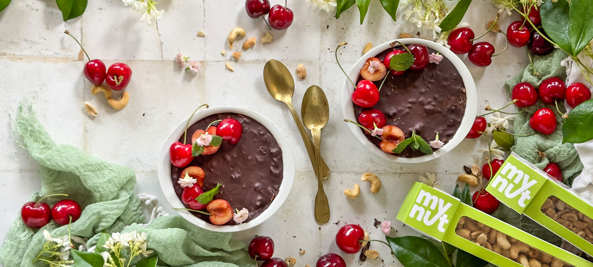 Bowl con riso soffiato, cioccolato e Frutta Secca Ventura